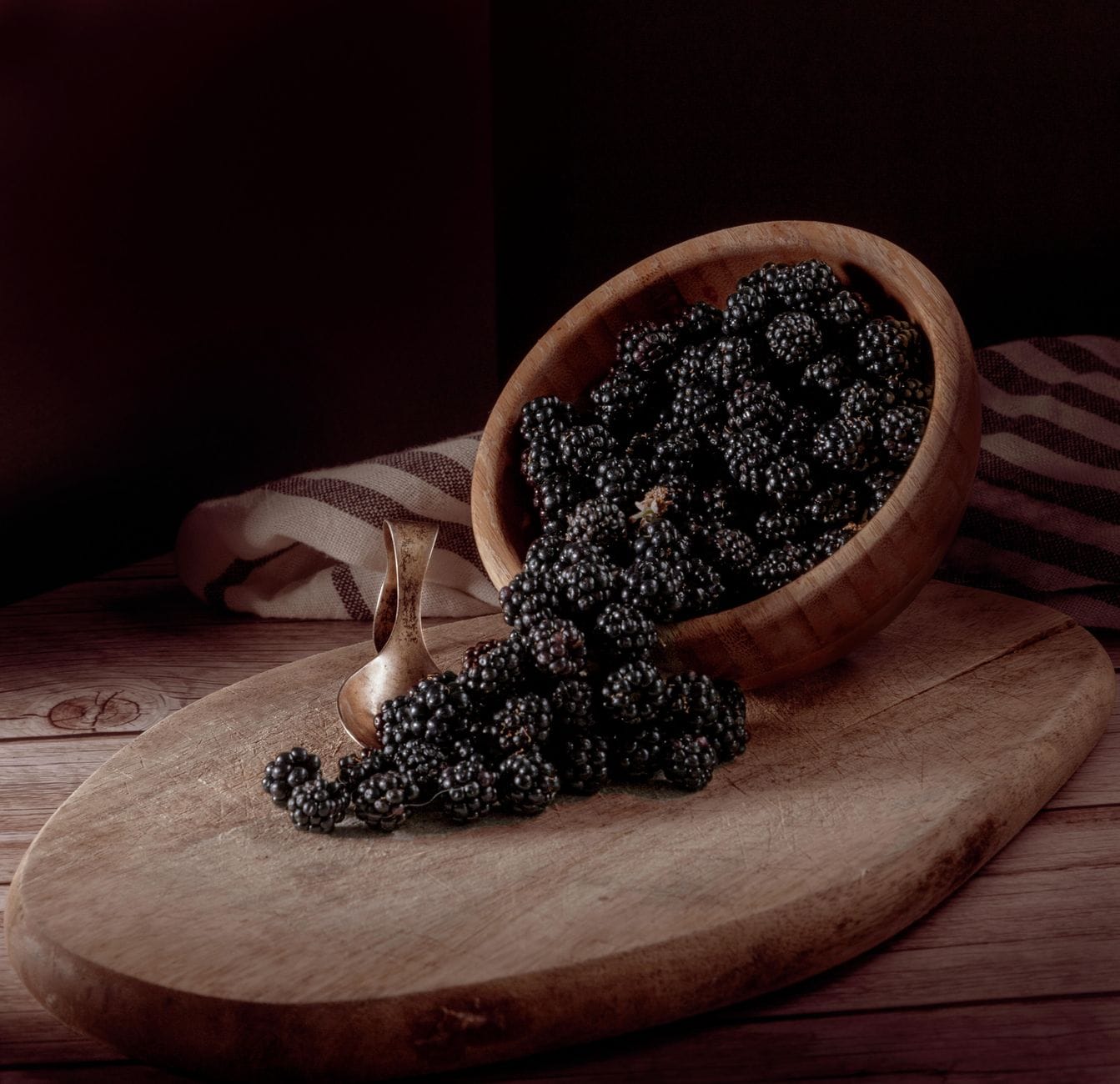 A bowl of foraged blackberries